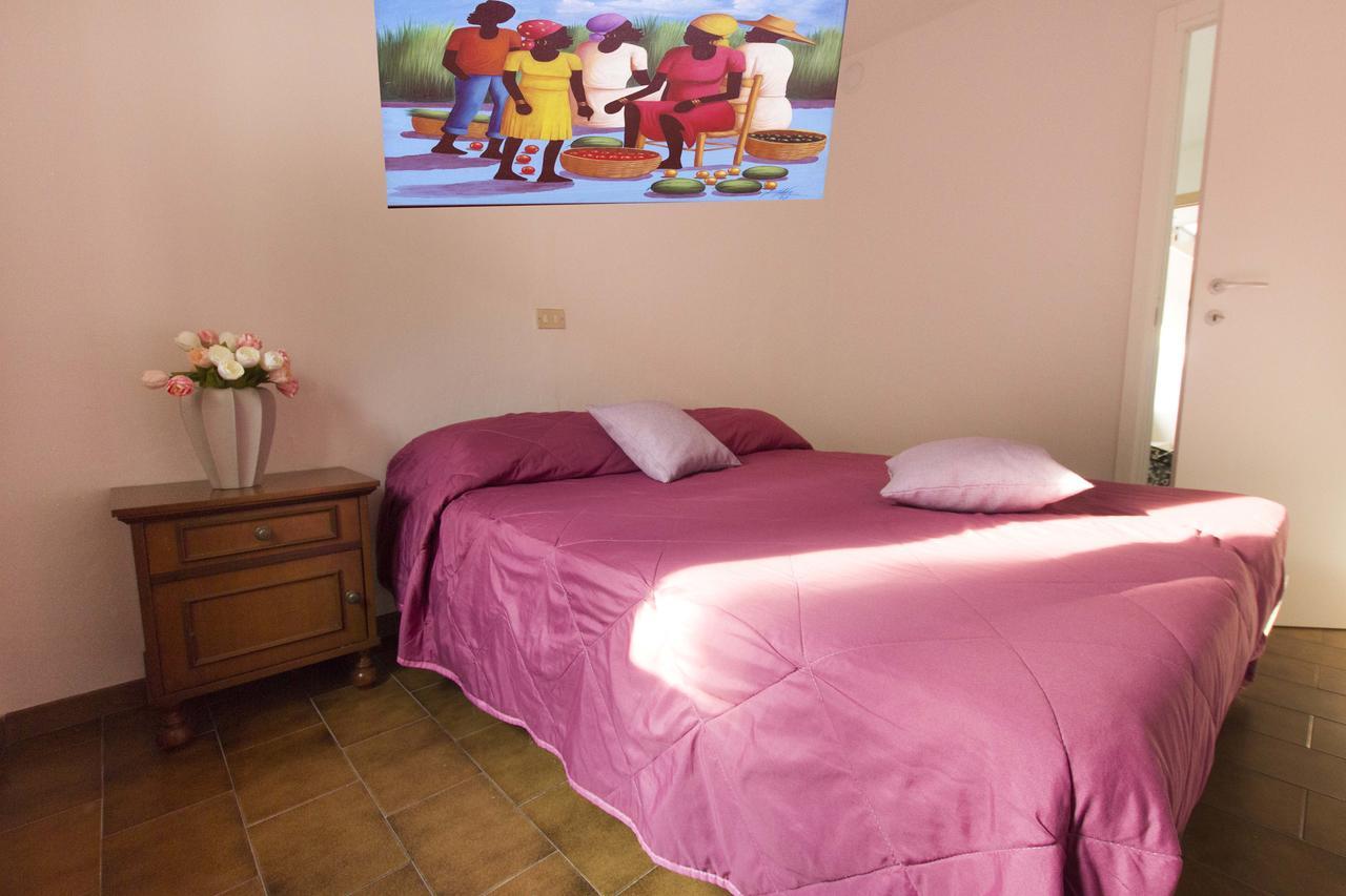 Casa Madali' - Nel Borgo Apartment มาโรเน ภายนอก รูปภาพ