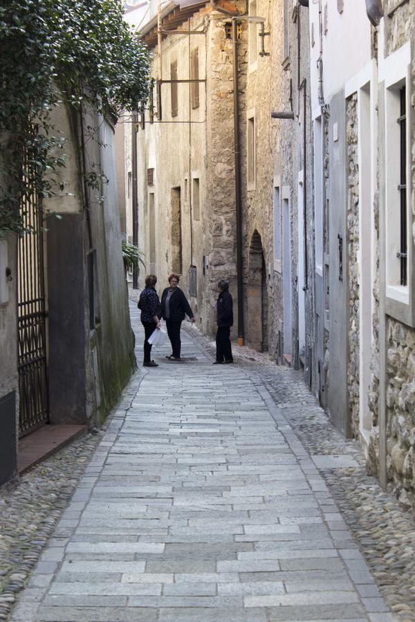 Casa Madali' - Nel Borgo Apartment มาโรเน ภายนอก รูปภาพ